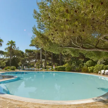 La Pinede 2/3p 6/7 Appartement *